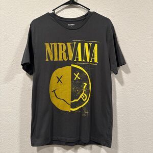Vintage inspired Nirvana graphic tee in grey Size M